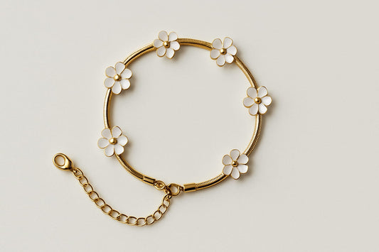 Daisy Bloom Charm Bracelet